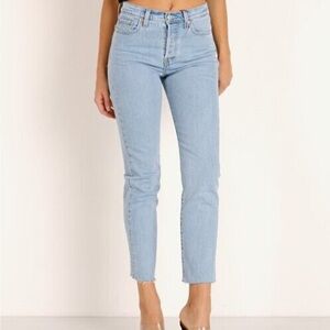 Levi Wedgie Icon in Tango Talks High Rise Raw Hem